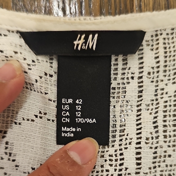 H&M Cream Lace Button-Down Blouse - Picture 2 of 6